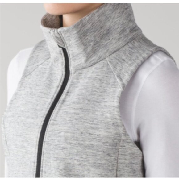 Lululemon Going Places Heathered Grey Women's Vest Sz 4 - Picture 3 of 12